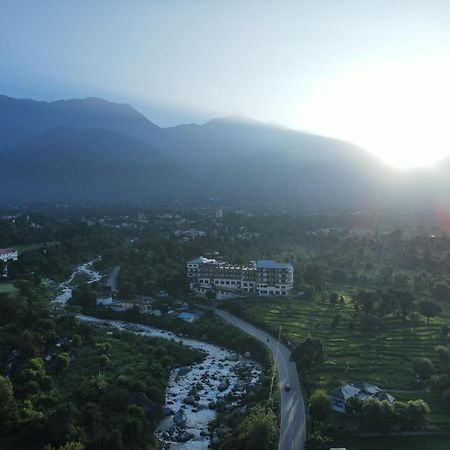 D'Polo Club & Spa Resort Dharamshala Eksteriør billede